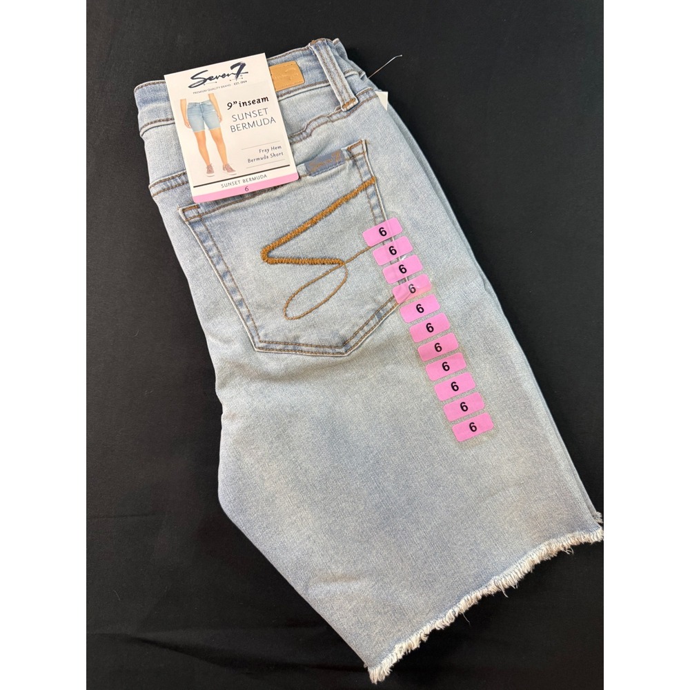 Seven7 Sunset Bermuda Shorts Ventura Light Wash Distressed Fray Hem Size 6 NWT